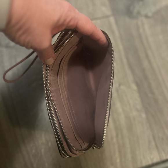 Authentic Coach double end zip wristlet- light pink - Picture 6 of 8